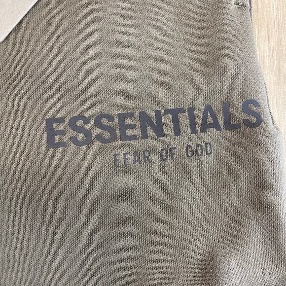 Essentials Fear of God Sweat Shorts Cement XS FOG Essential Running/Fleece Sweat - Picture 5 of 11